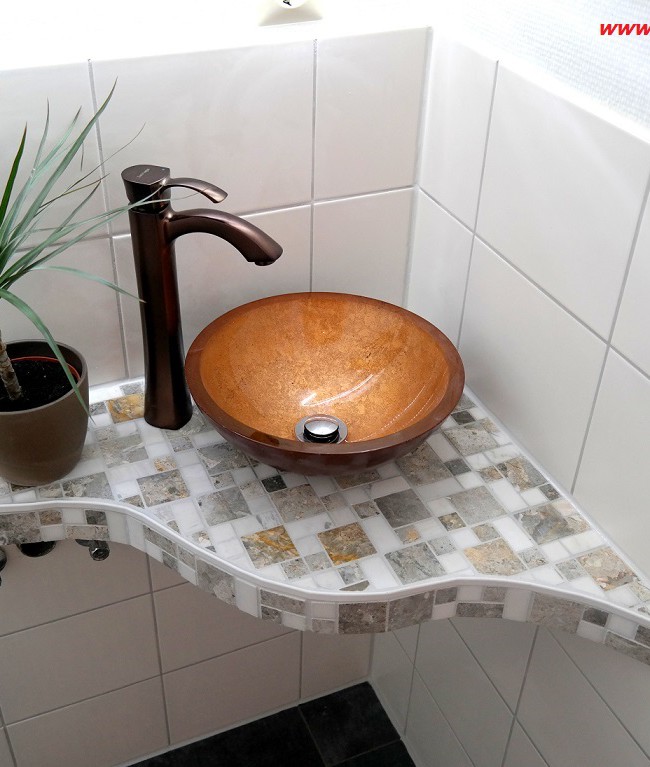 Zeitgemäßes Design! Ein Waschtisch aus Mosaikfliesen kann das Highlight jedes Badezimmers werden…